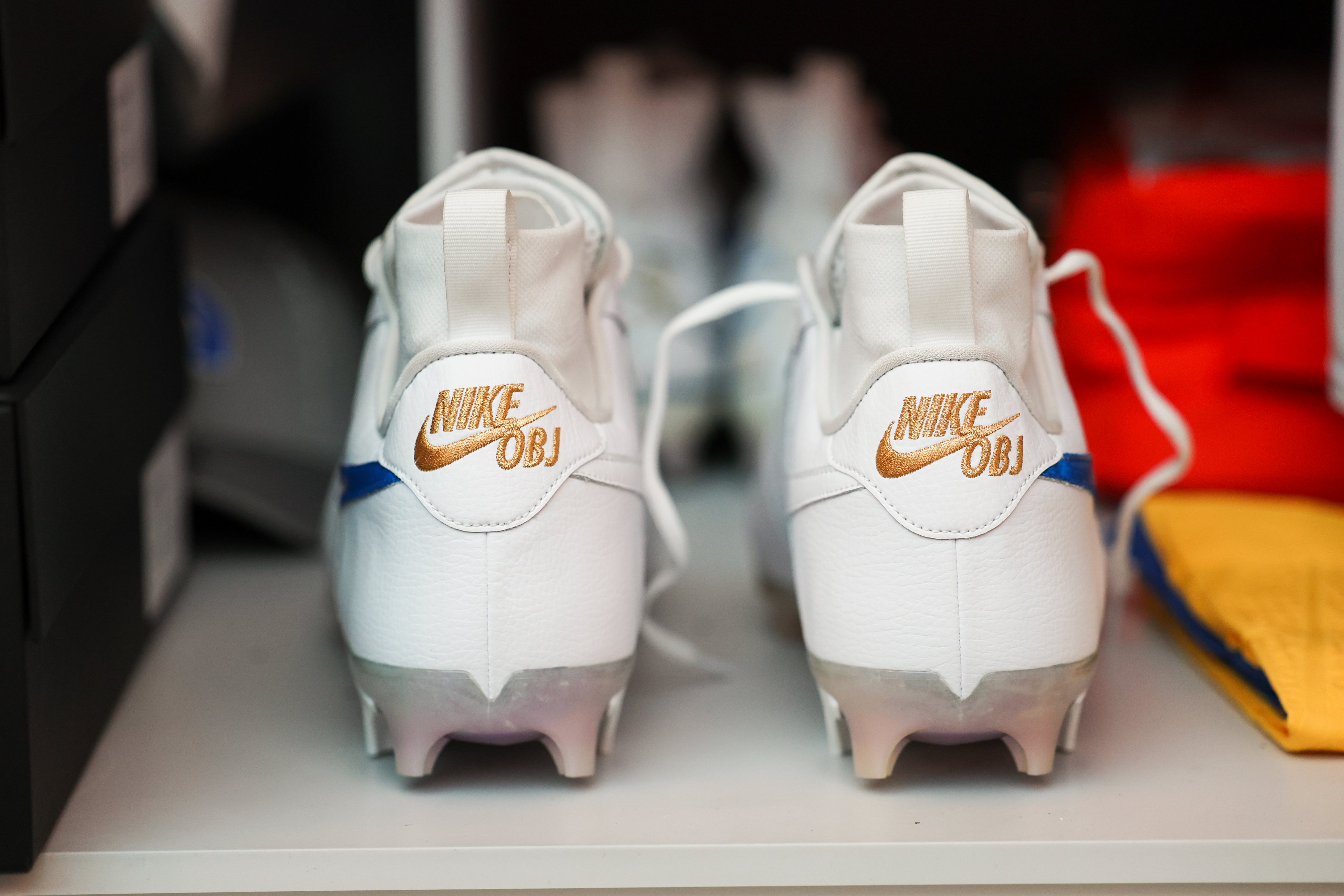 Nfl cleats best sale 218