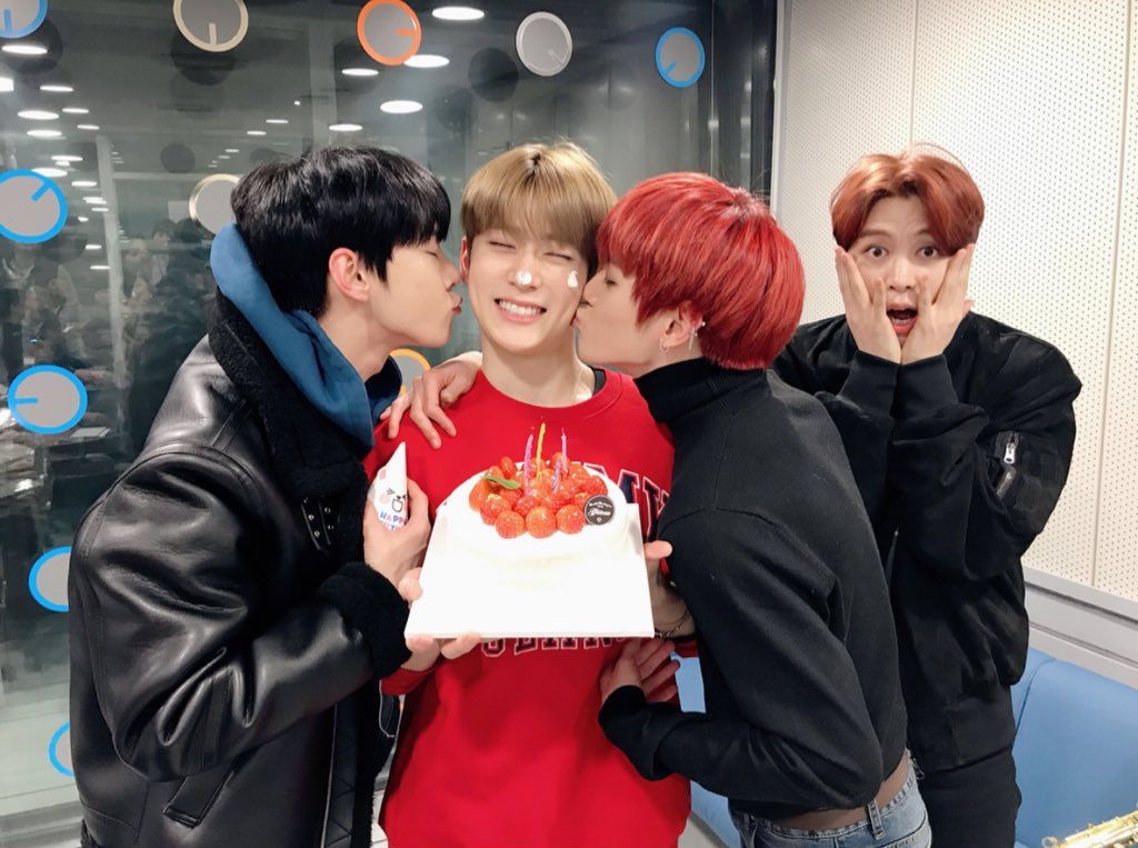 bemypeachjae's tweet photo. ชอบรูปนี้มากๆๆๆๆ สำหรับฮยองไลน์แจฮยอนจะเป็นเด็กเบบี๋ตลอดไป 5ขวบไม่เกินนี้🤲🏻🥺 https://t.co/xPcHrfqlzk