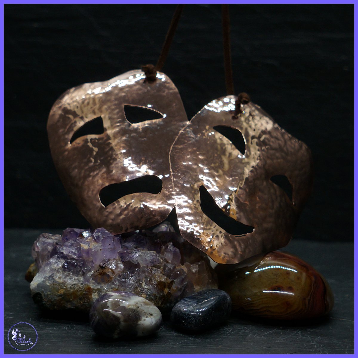 IantheGalleria's tweet photo. Ever make something that you really want to keep for yourself?

Do you know someone who loves Performing Arts? 

https://t.co/yCU0jphd59

#AMZart #Handmade #Copper #GiftIdea #Drama #PerformingArts #ComedyMask #Thalia #Melpomene #ukgiftam #CraftBizParty https://t.co/OHBj4QMeMa