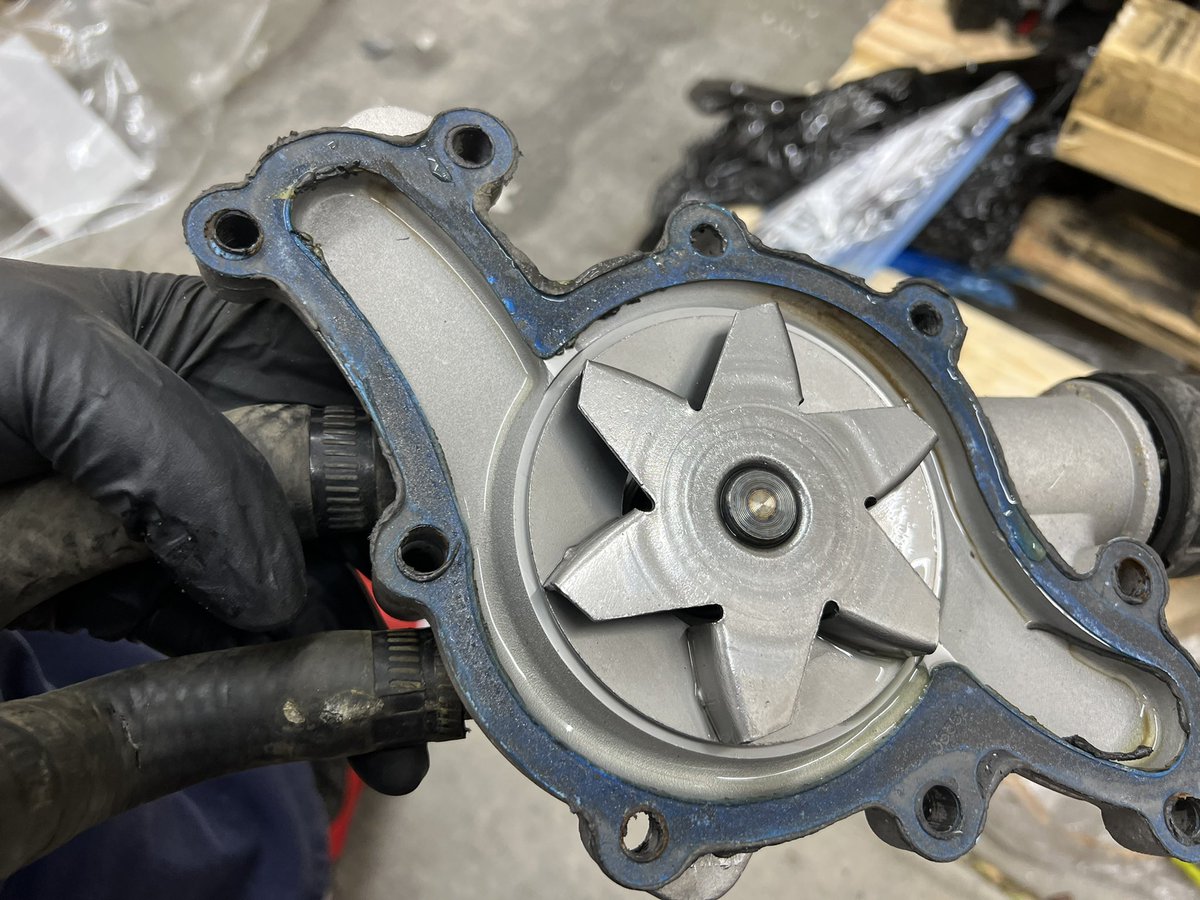 srroadster's tweet photo. The water pump came off with no trouble #ford #roadster #1932roadster #hotrod https://t.co/tytB8D0aV6