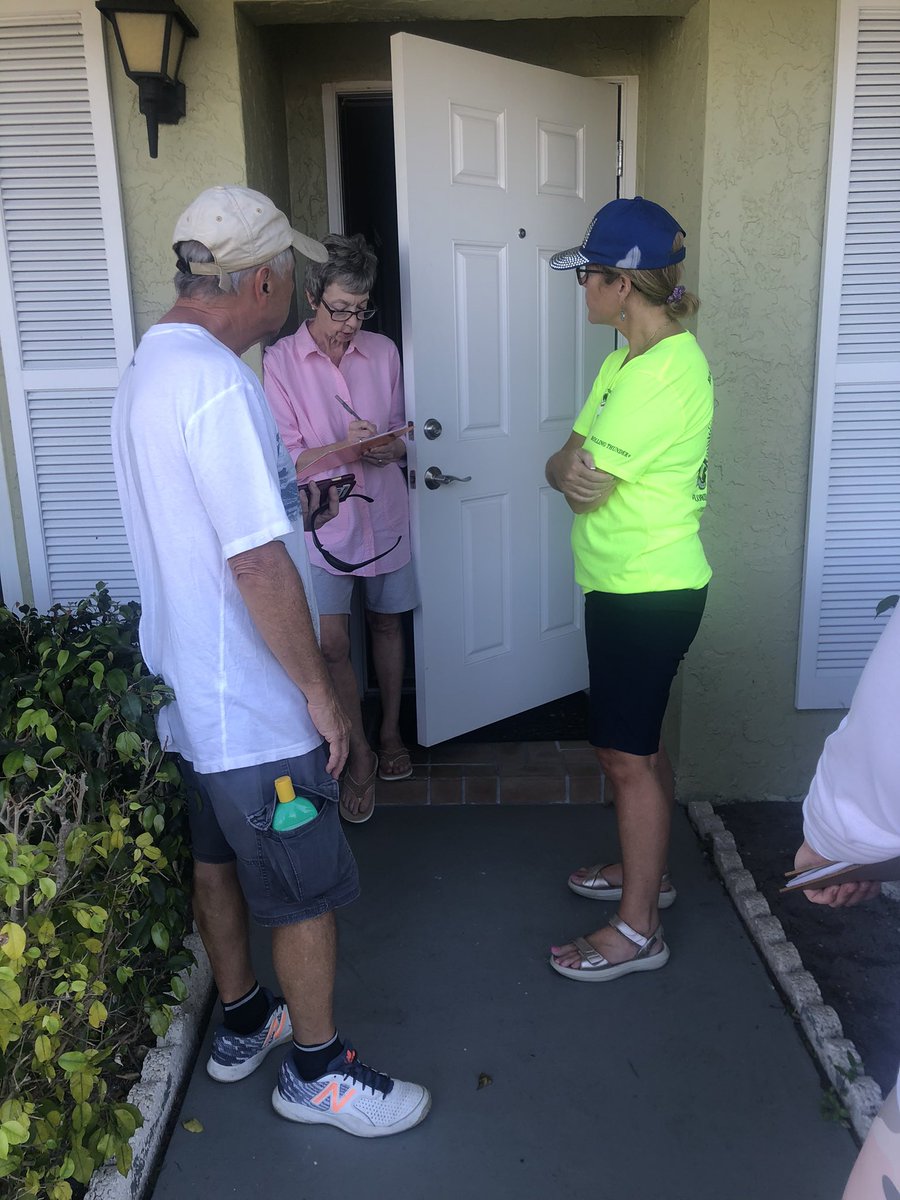 Alexa_Amor_'s tweet photo. First Saturday canvassing with our volunteers and we managed to get petitions signed and two more REPUBLICAN registrations! Did we mention we recruited new volunteers to our team? What a day!🙌🏻 #LeadRight #TeamFlorida #FloridaVictory #KeepFloridaFree https://t.co/6S9actPz4l