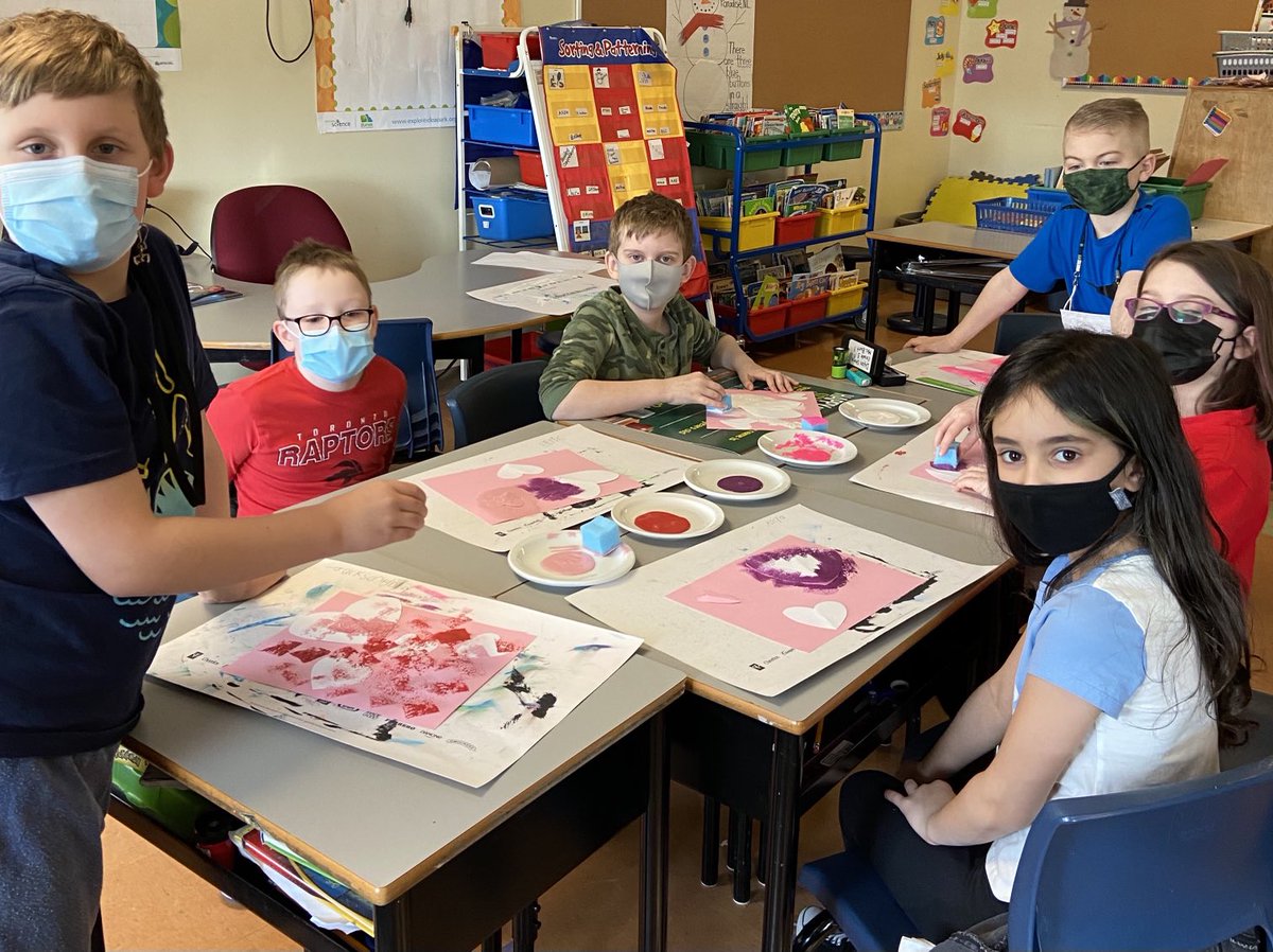 Burt412's tweet photo. Sponge painting fun ❤️ https://t.co/HmHPgec0om