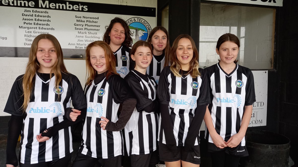 JanePurcell's tweet photo. Proud of Peacehaven U12 girls being mascots for @PeacehavenLFC at todays match and a huge well done to @PWLFCOFFICIAL for a great match. Thank you @public_i for your suport #Grassroots #womensfootball @PT_FC https://t.co/j02Hy9PbzF
