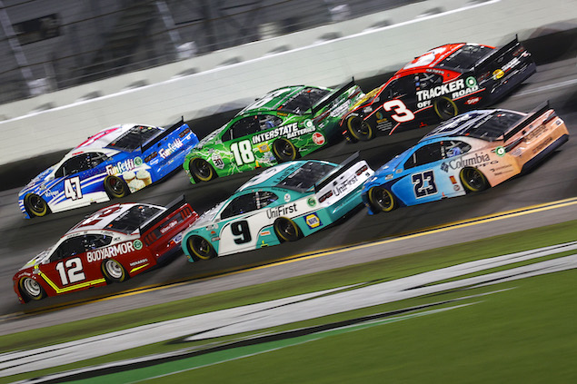 MarioGS59's tweet photo. HILO: Guía NASCAR 2022

Este fin de semana arranca la temporada 2022 de NASCAR, y por eso quiero traeros esta pequeña guía, con el fin de que tengáis toda la información necesaria para seguir la temporada.

Allá vamos:
👇👇👇 https://t.co/kRqkMtM3cL