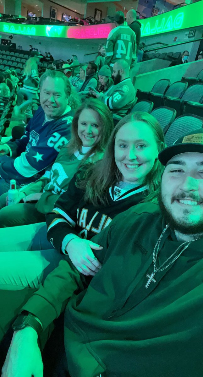 CLBlank32's tweet photo. #TexasHockey https://t.co/hGT7a2PWGu