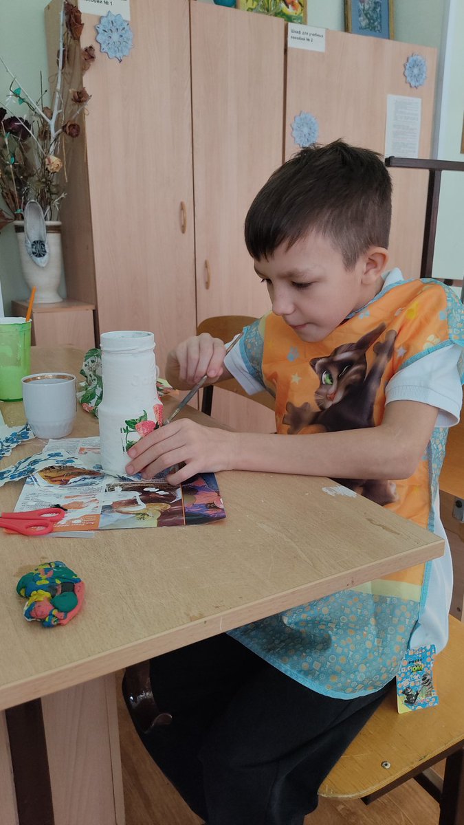 edinstvo20151's tweet photo. В Центре помощи детям "Единство" всегда есть место для творчества. Вазы собственными руками сделали воспитанники. https://t.co/1m42RW3o9f