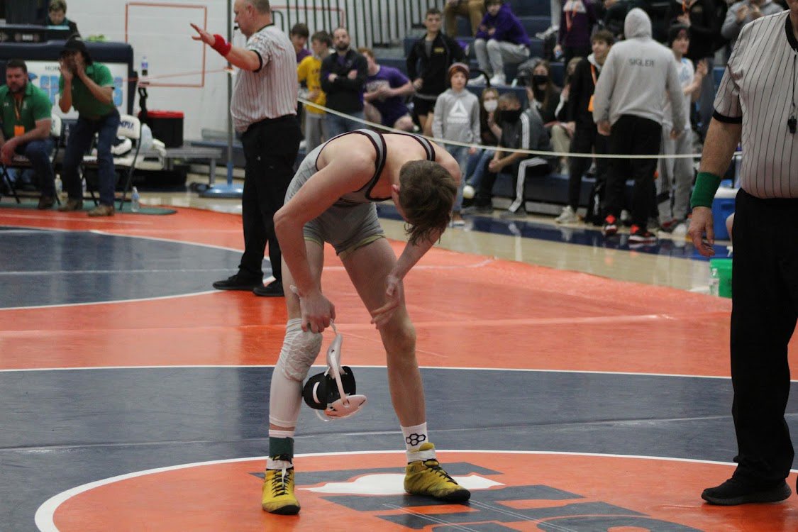 CmoneyLyons's tweet photo. 10 months on the day since brain surgery. Qualified for state. Blessing. https://t.co/S7YbOZfTc3