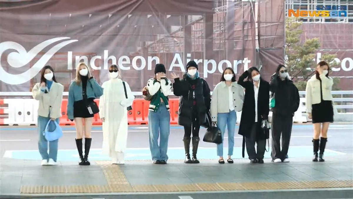 MichaengIsLife5's tweet photo. ¿Habrá concierto OT9?
Habrá concierto OT9
Si que si!!!!!!
Felicidad incontenible
HAVE A SAFE FLIGHT
#SafeFlightGirls #HaveaSafeFlightTWICE
@JYPETWICE https://t.co/AcI4V2Quro
