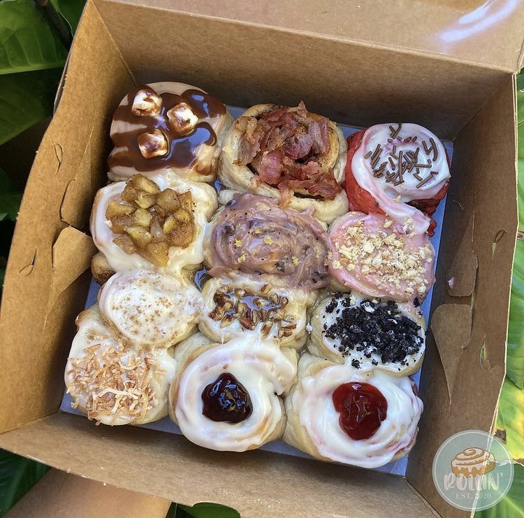 rollintt's tweet photo. Mini cinni mixed box 🥳 https://t.co/itpJO8NqlT