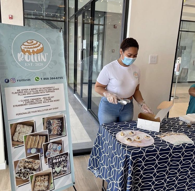 rollintt's tweet photo. Had so much fun at my first official sampling 🤗 so glad I got to meet and interact with people who support my business! Thank you to everyone who came out and tried my samples 😄 this is just the start of my journey and I can’t wait to see how much my business grows 🙏 https://t.co/O7Gmsi0Hyn