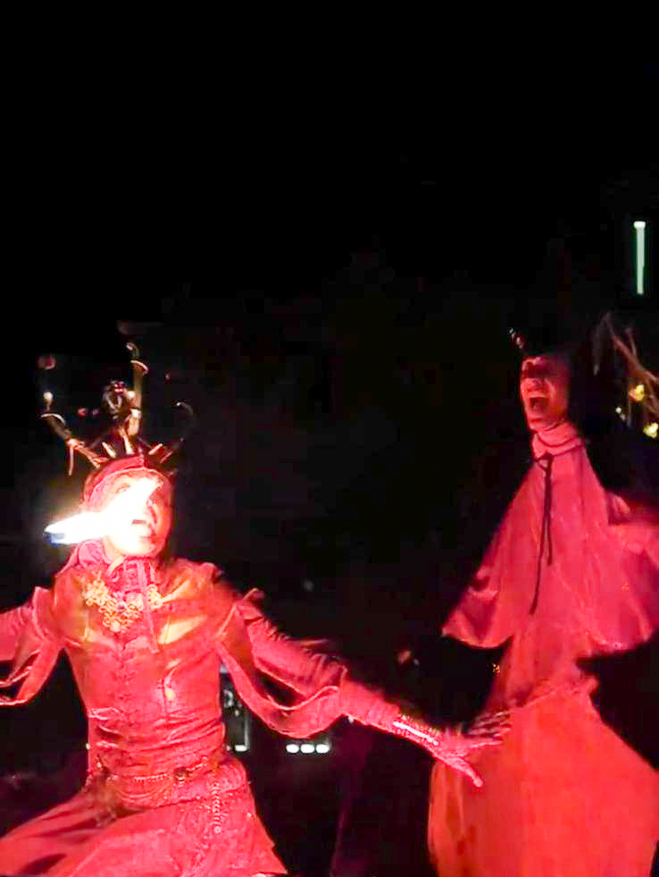 SimonVenturini's tweet photo. #VENEZIA • Magia in #CanalGrande!
Un bellissimo corteo acqueo di 20 imbarcazioni, intitolato #LuxFutura, stasera sta dando il benvenuto al @Venice_Carnival tra acrobazie e splendidi giochi di luce.
Che il #CarnevaleVenezia2022 abbia ufficialmente inizio! https://t.co/fP1uNmmVJ7