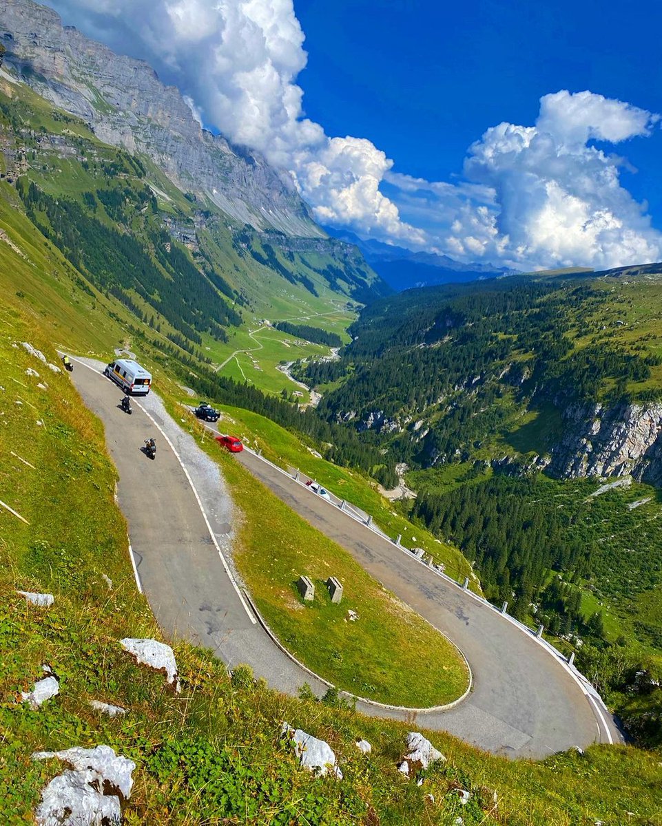 CyclingLocation's tweet image. The Klausen Pass has been a major pass route for centuries.
📍 Klausenpass, Switzerland🇨🇭 
via @nikukyuu_