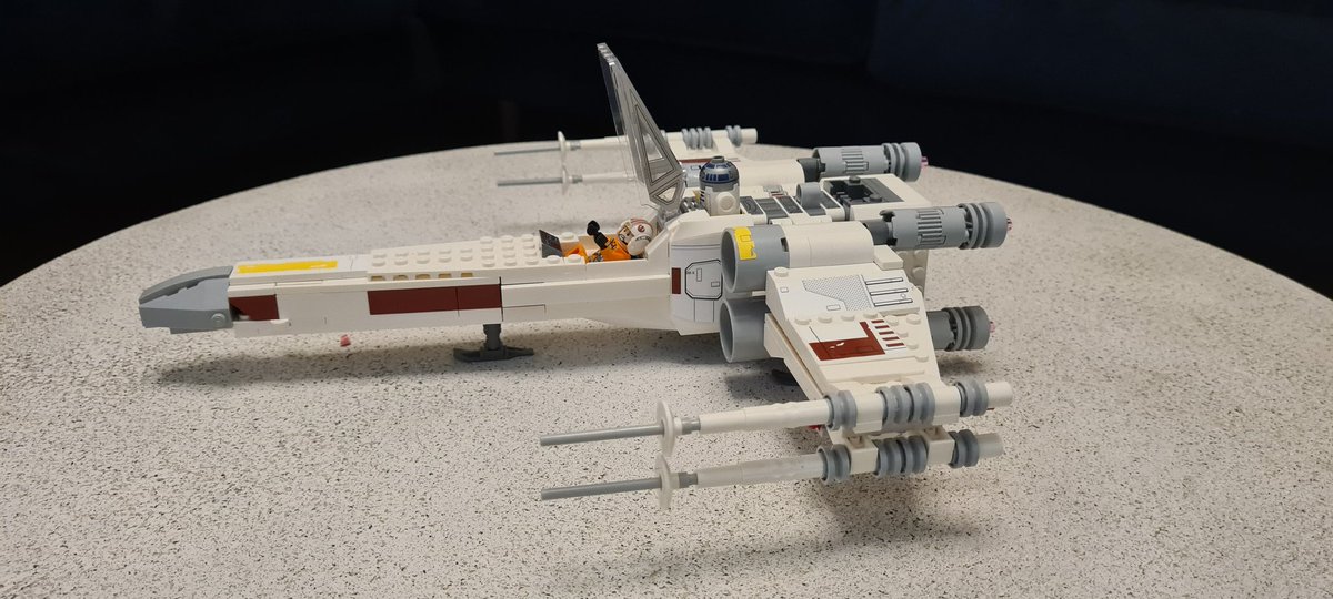 SUMBoiii_'s tweet photo. Build video incoming!!! #Lego #legostarwars #R2D2 #Skywalker #LegoXwing https://t.co/aztVRkv54P