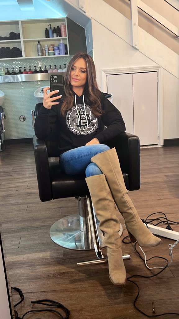 natbrunell's tweet photo. Thank you for my #Bitcoin gear @bitcoinswagstore 
It’s coming with me to El Salvador! https://t.co/Ar42p6Sjfz