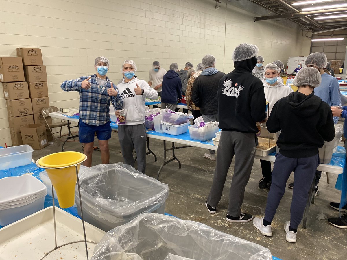 MarshfieldRams's tweet photo. A large group of players giving up 2+ hours of their time on Super Bowl Sunday to pack meals @ https://t.co/bOr56k4XS6  So proud to be part of a program where so many players “get it” and give back “!  (they need 💵 donations too! #1Heartbeat https://t.co/sZXzwYIo6g