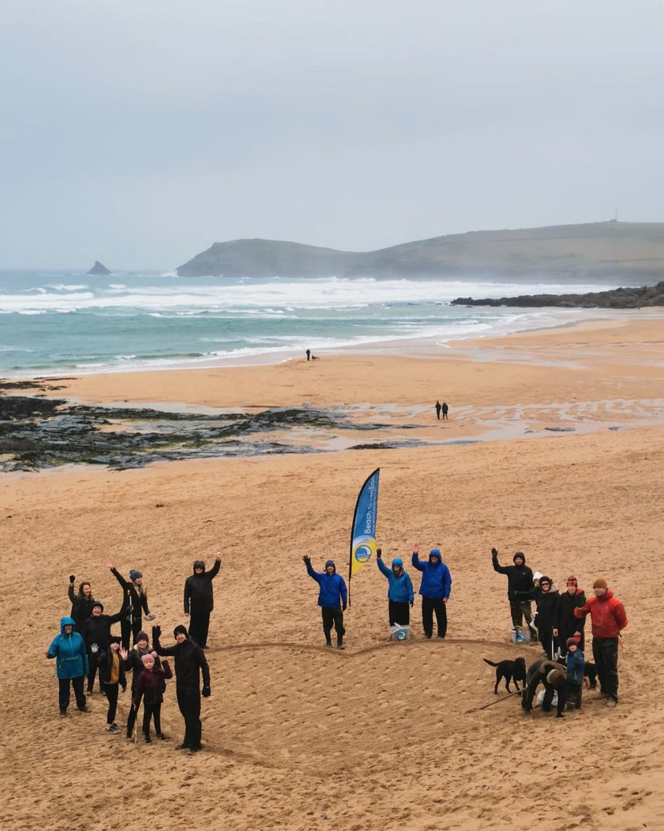 💛 LOVE YOUR BEACH 💛

🏖 This morning we hosted a wet, wild and windy #beachclean at Constantine Bay to support @CwallWildlife’s #LoveYourBeach campaign!

@YSbeachrangers 

#IAmABeachGuardian