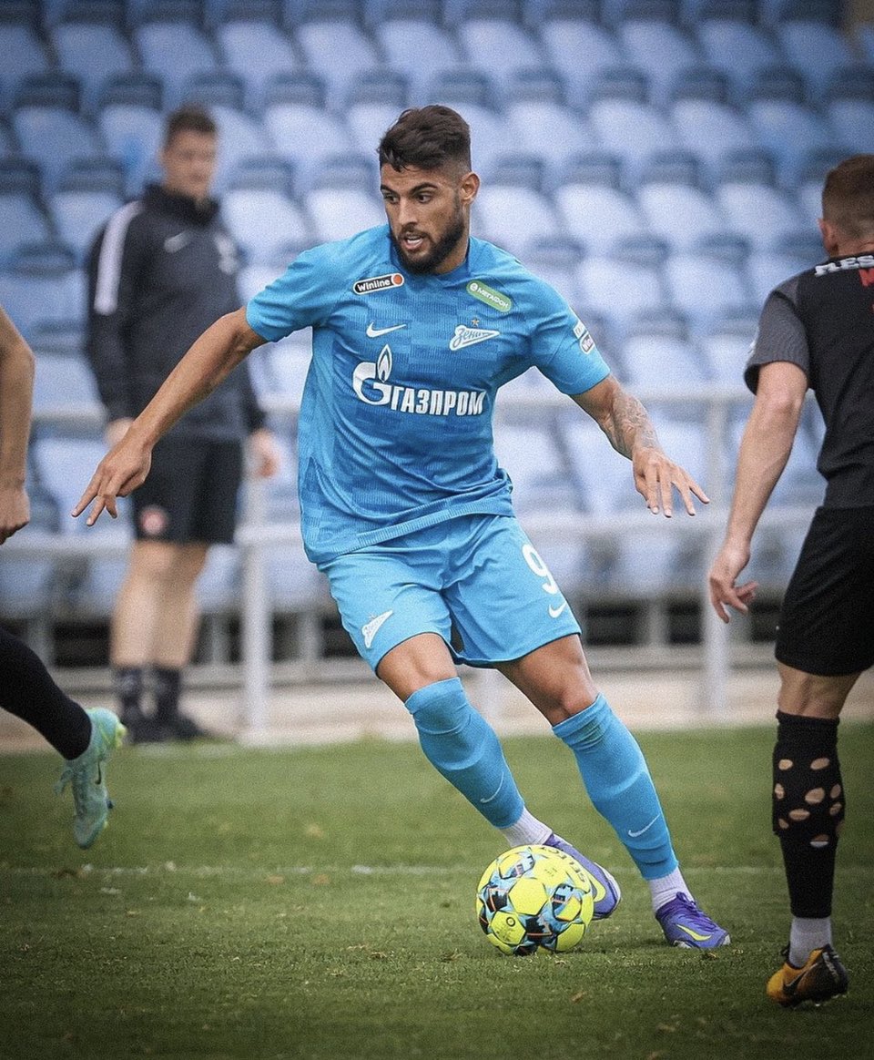 ZenitFanzone's tweet photo. 😉🔥 Юри Алберто: «Не вижу причин, по которым «Зенит» не может побороться за победу в ЛЕ. Хочу выиграть РПЛ»

#zenitfanzone #zenit #зенит https://t.co/SAxpndisnQ