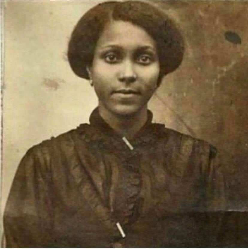 SankofaRose's tweet photo. #BlackFamiliesMatter #AbolishCPS
Remembering Louise Little, mother of Malcolm X. Her children taken into state custody ("foster care") by the State of Michigan. She was incarcerated in a mental institution for 30 years. https://t.co/aiyRwXFwHD https://t.co/944kPjviZJ