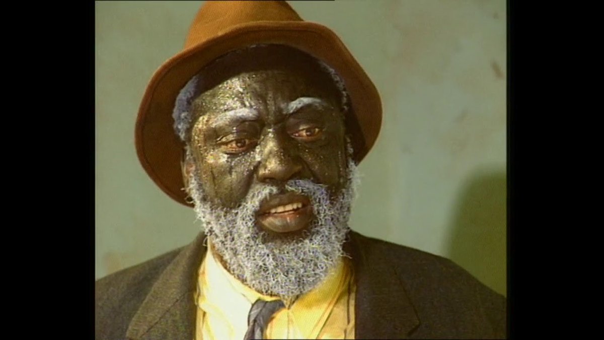 AnanseNtontan_'s tweet photo. 𝗗𝗘𝗩𝗢𝗜𝗥 𝗗𝗘 𝗠𝗘𝗠𝗢𝗜𝗥𝗘
Thread
Dieudonné AFANA EBOGO dit "Jean Miché Kankan" est certainement selon moi, l'un des humoristes et comédiens les plus talentueux du Cameroun.
J'ai grandi avec son humour et les thèmes traités (Corruption, trafic d'influence, ⬇️ https://t.co/PYPOmBrc4G