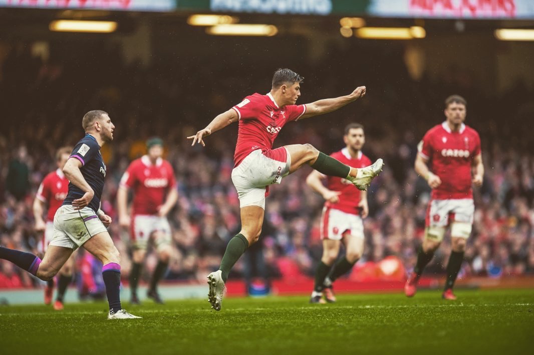 LouisReesZammit's tweet photo. Atmosphere was electric yesterday 🏴󠁧󠁢󠁷󠁬󠁳󠁿⚡️ https://t.co/DDJYqXe6CG