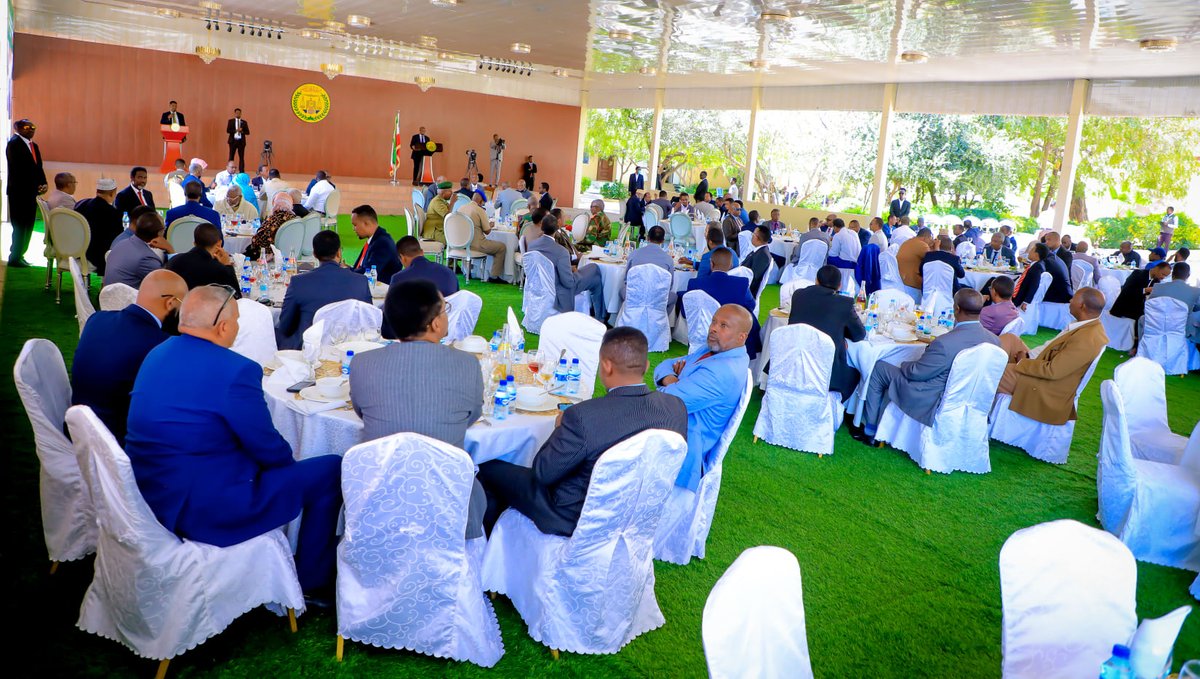 GuleidJ's tweet photo. It seems the leaders of Somaliland are not aware of (or do not care about) the drought and are having excellent meals paid from the taxpayers' money. In contrast, hundreds of thousands of taxpayers need water. Why are you wasting their money? https://t.co/BDT7HJHXNO