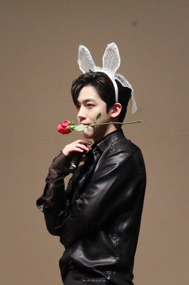 smileyohani's tweet photo. 220213 메이크스타 팬사인회

‘멋쟁이’🐰

 #김요한 #KIMYOHAN #YOHAN https://t.co/KNvrsqkiYN