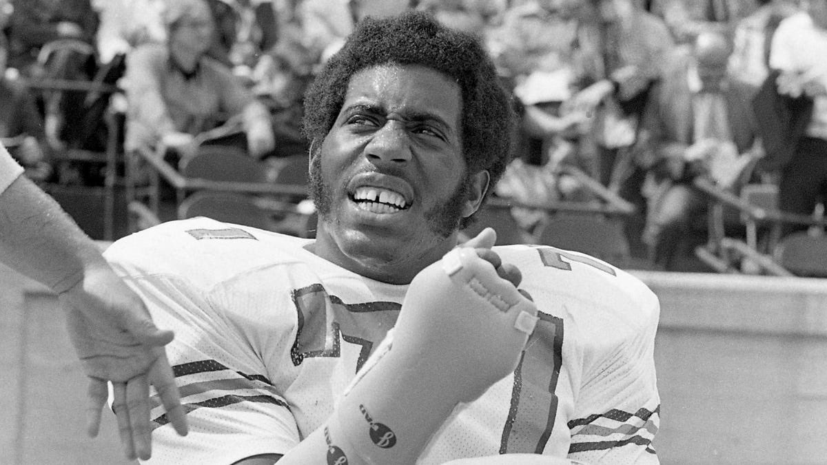 CoachBlaz's tweet photo. Loved meeting the @VandyFootball Pioneers yesterday. Dennis Harrison was BIG-Time!!!
Pro Bowl & had 55.5 Sacks as an @Eagles. I loved trading some great Norm Parker stories…
#VandyMan ⚓️🦾
#StarStandards ⭐️💯
#KnowYourPast 📜📚
#PeopleAreTheDifference https://t.co/Q4fyLdYqBH
