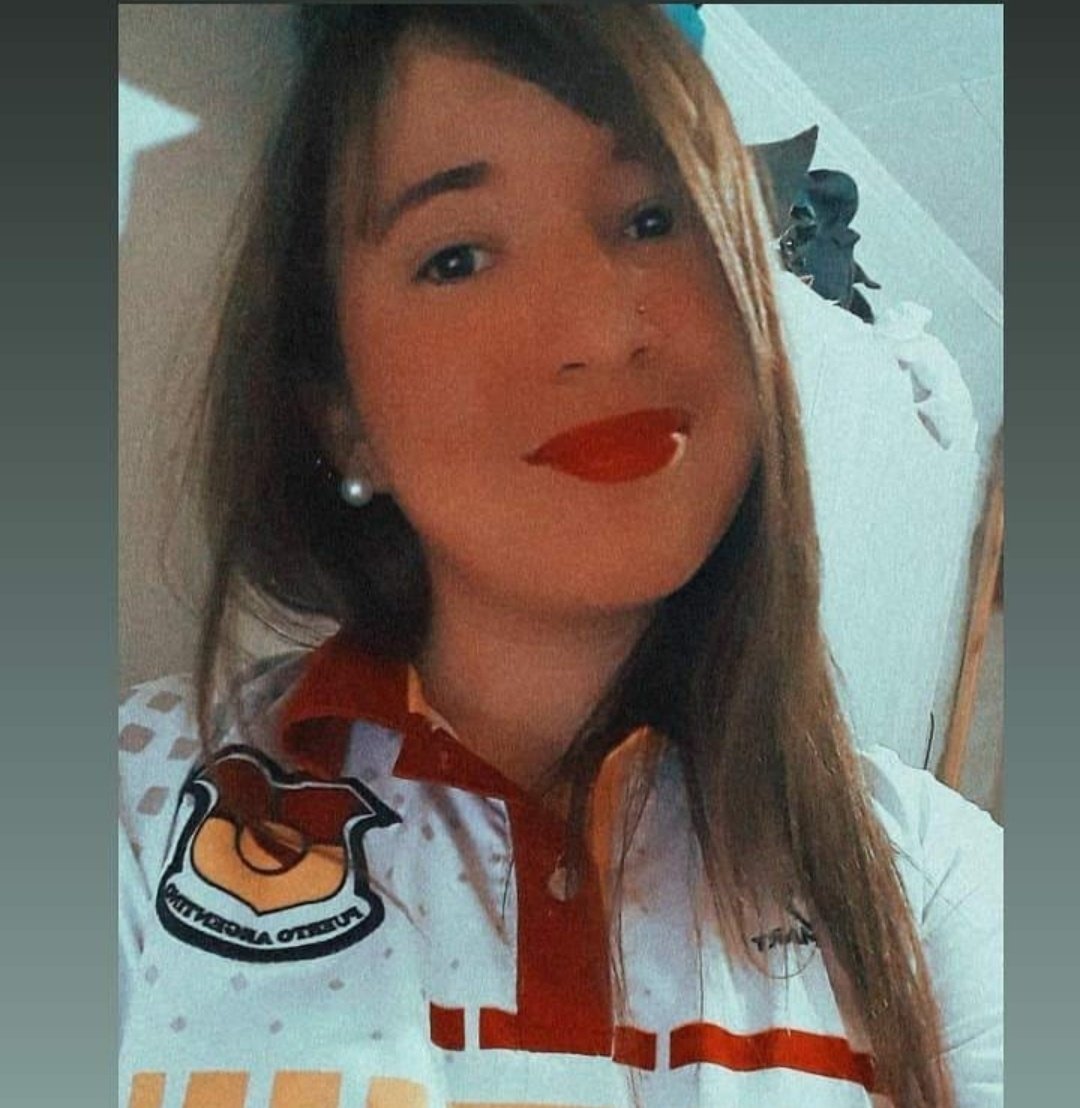 Evelyn_Ruiz8's tweet photo. #SentimientoDeBarrio #PuertoArgentino ❤💛 https://t.co/mqxBQycReo