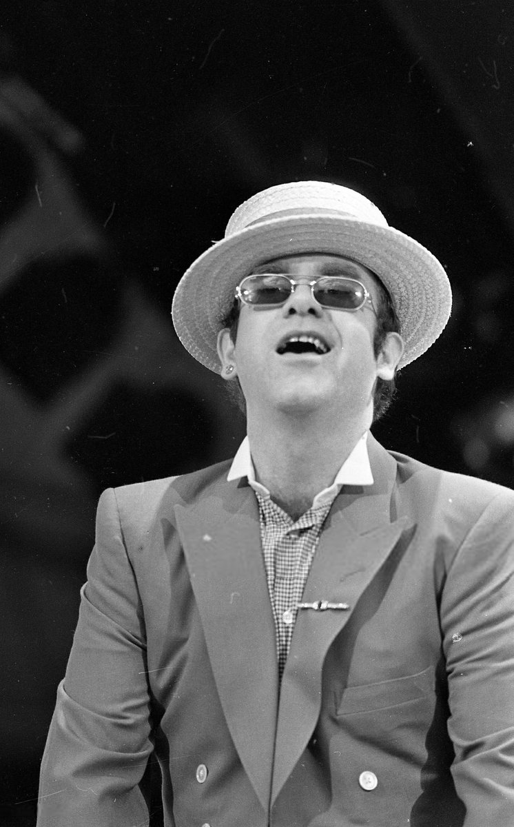 DailyEltonJohn's tweet photo. #EltonJohn performs on stage at the RDS, Dublin, Ireland, June 16, 1984.

📷: Independent Newspapers Ireland https://t.co/yXQAcpMPOn