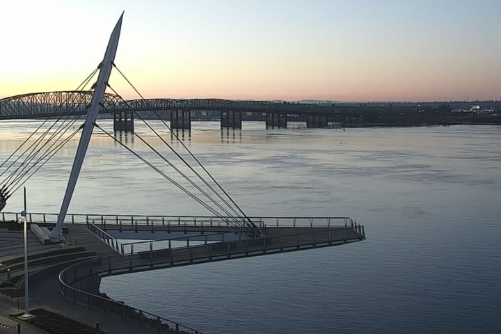 DebraGil's tweet image. Another beautiful start to the day in the Portland metro area, as we once again will enjoy sunshine today in this #FalseSpring
But @DrewReevesTV says changes are coming starting later today. #winterisnotover #Fox12Weather