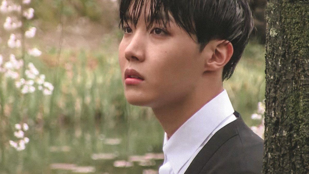 jhopesarchive's tweet photo. jung hoseok is a work of art https://t.co/5Wo3oytNOH