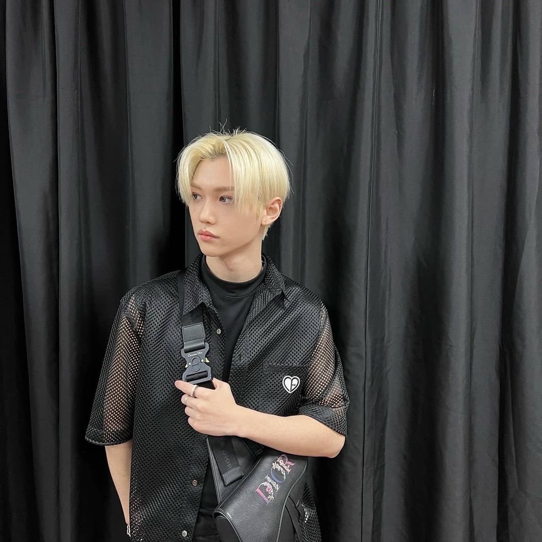 stayspedia_id's tweet photo. [IG] 220213 | @/realstraykids 

#Felix Instagram Update
“Stay Saranghae❤️ 
Aku merasakan kebahagiaan lagi setelah sekian lama 🥰
hingga kita bertemu lagi, mohon nantikan 🤍😍 
Kami harap kalian menyukainya😉
#lovestay #straykids #Haengboki #Yongbok #felix”

#Stayspedia 🐿 https://t.co/Jk98KBL1SJ