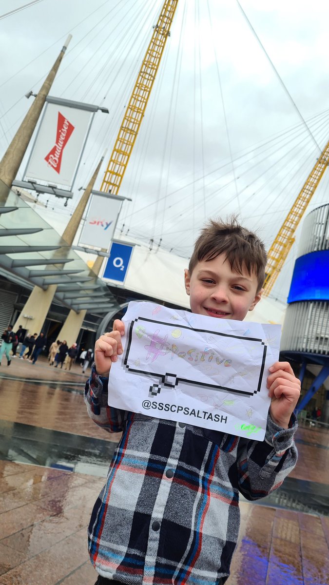 gemmaclark26's tweet photo. @SSSCPSaltash 
#bepositive outside the o2 in London! #theo2 #o2arena #London https://t.co/3JB2WH6PmU