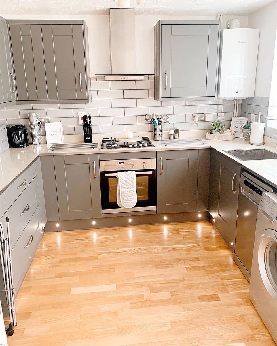 WrenKitchens's tweet photo. Neutrals don't always mean white & creamy, you can incorporate dove grey, light greens, various stains of wood, tan, taupe & beige & other colours & shades that are considered neutral.
#kitchens #kitcheninspo #designmyspace #interiordesign
#interiorstyling https://t.co/Tqost3n6Bz