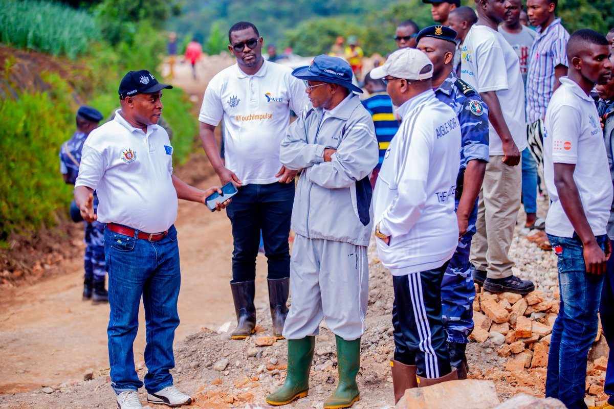 KayanzaSangwe's tweet photo. Buramatari wa @KayanzaProvince Col. Rémy CISHAHAYO amenyesha ko umugambi w’urunani mpuzanani rw’amakoperative Sangwe yo mu Kayanza washinzwe kugira ngo ibe intare y’akarorero mu burumyi n’ubworozi. «Dufise ihangiro ry’uko Intara ya Kayanza iba ikigega c’igihugu ».
@NtareHouse https://t.co/Fev0xAU84G