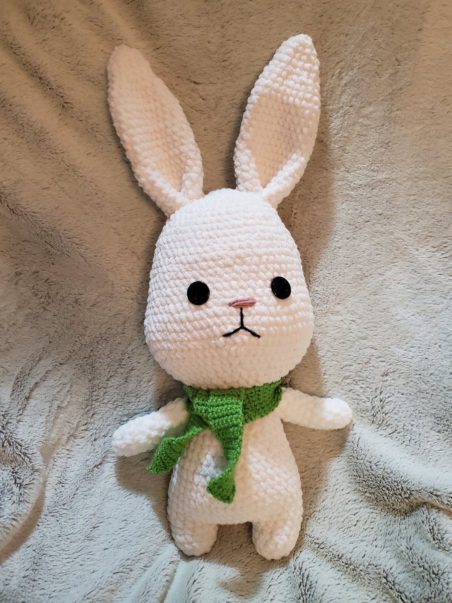 suuurebuddy's tweet photo. Bescarfed #crochet #amigurumi https://t.co/9V9nYBkJi9