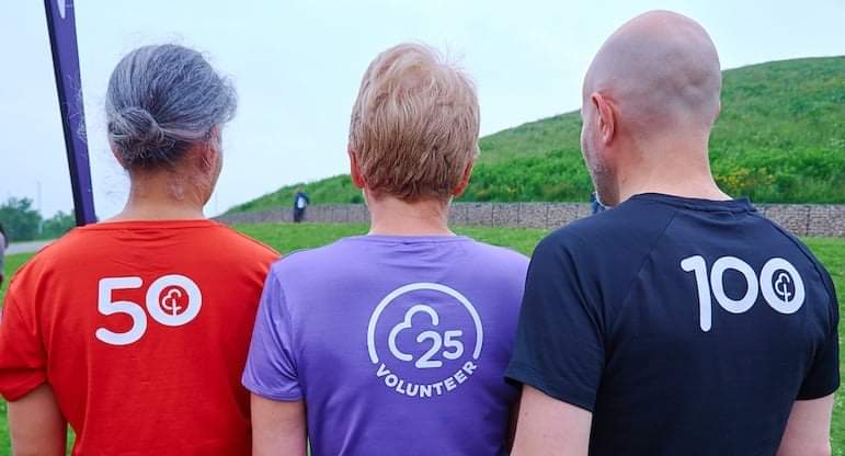 Fancy getting a parkrun and volunteer credit at the same time?
By arriving a little earlier you could help us set up: followed by your usual parkrun at 9am! Please message us if you’d like to occasionally volunteer in this role.