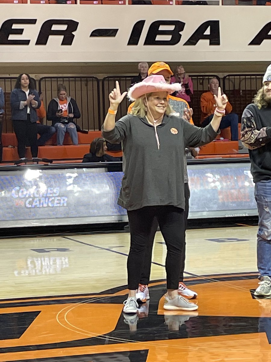 osucvc's tweet photo. It was a great night with @OSUWBB A big win, honoring breast cancer survivors, and raising $3,065 for breast cancer research!   Thanks for joining us Holly, Zona and Kathy!  #GoPokes https://t.co/j7sP7IxJLM