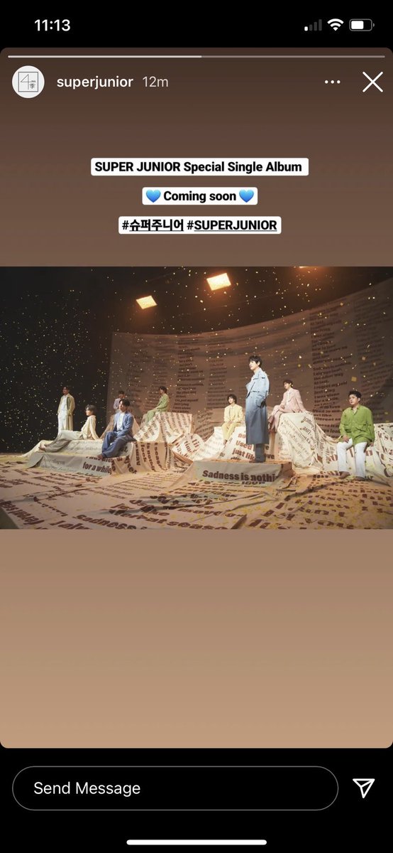 Natamarsol's tweet photo. QUÉ!! #SUPERJUNIOR
#NewSingleAlbum
#SuperJunior_iscoming 💙
Soy pobre y encima están los 9 y se ve como balada ...QUIEROOOOOOOOOOOO https://t.co/MG7AvqZc4I
