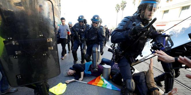cgt_obs's tweet photo. Samedi 23 mars 2019, #acte19 des #GiletsJaunes, à #Nice06
5 des policiers impliqués dans l'agression seront décorés par #Castaner "l'éborgneur", dont Rabah Souchi commissaire
#ViolencesPolicieres #GenevièveLegay https://t.co/LTGPG9muhX
