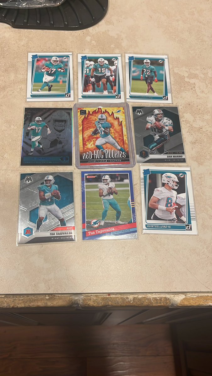 Doing a giveaway for SB Sunday!!Multiple different waddle rookie cards including the Red Hot rookie, a RC each of the other 2021 rooks, plus a couple other cards including a bonus funny card not shown. To enter just FOLLOW ME, LIKE &amp; RETWEET THIS. Winner picked @ 6:25pm b4 game.