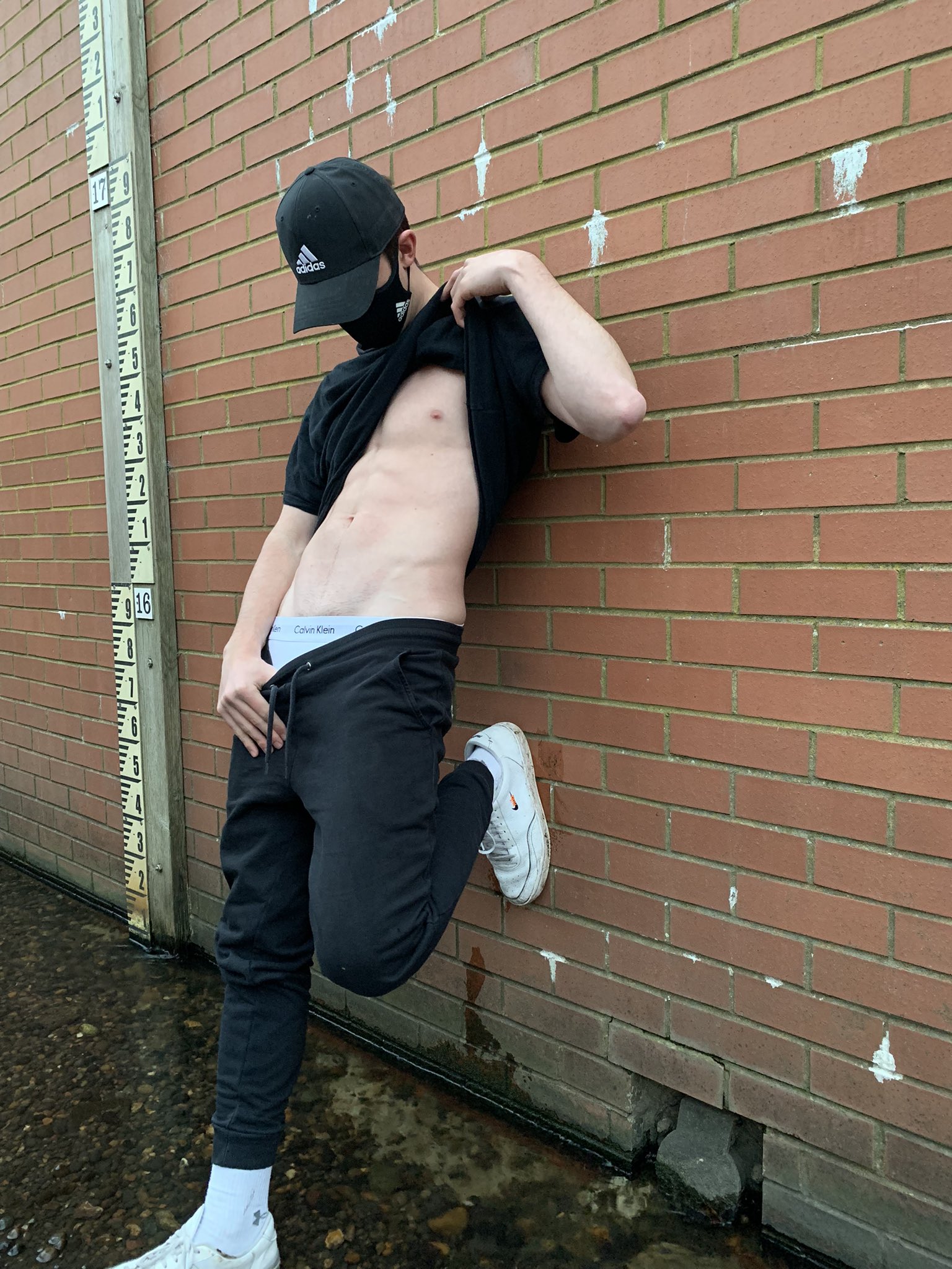 Waiting for you while I’m horny! Come chat with me x

#onlyfans #horny #sext #gay #twink #nsfwtwt #snap
