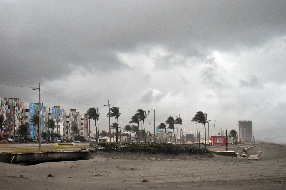 ForoCoatza's tweet photo. ¡Atención! Alerta Gris por #FF29 lluvia y Norte con rachas de hasta 110 k/h https://t.co/EmiKSJOjtC https://t.co/QfB6RxKnoR