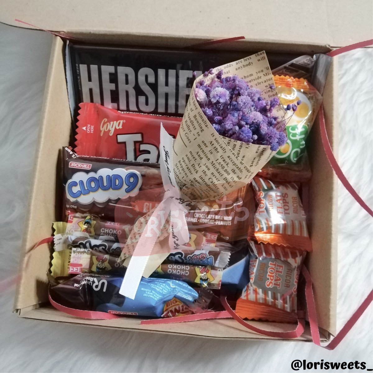 lorisweets_'s tweet photo. Lorisweets Valentine's Day Giveaway! 💐

walang jowa? no problem! lorisweets got u!! 😉

Prizes:
1 winner of care package (photo posted below)
2 winners of 25 pesos gcash

rules:
— to Lorisweets followers only
— rt and like this
— reply “Happy Valentine’s Day Lori!”

(1/2) https://t.co/Vx81ypE4wo