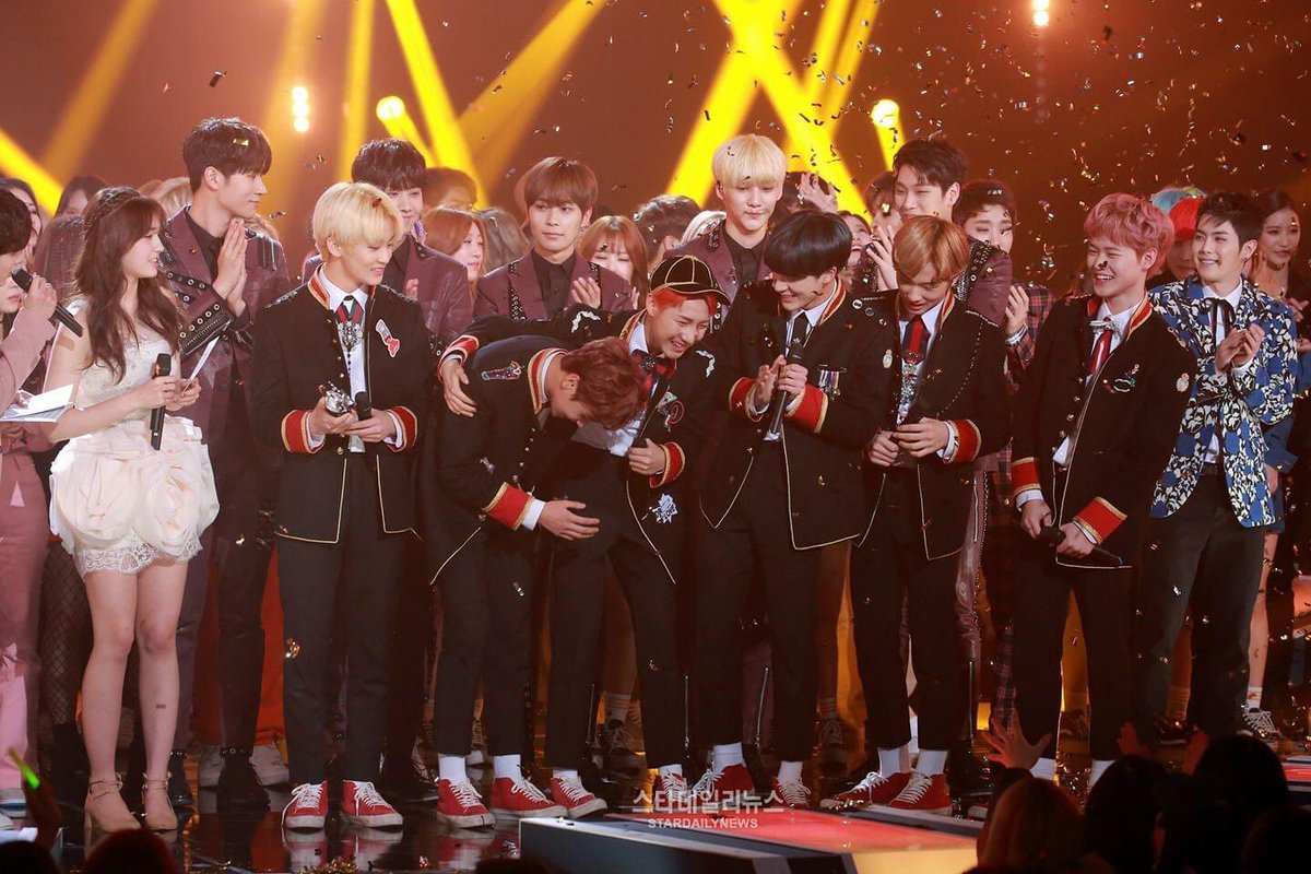 14 กุมภาอีกวันสำคัญกะคือเป็นวันที่น้องดรีมได้เฟิร์สวินจากรายการ The Show ตอนปี 2017 เป็นช่วงโปรโมท My First and Last และยังเป็นเฟิร์สวินแรก ถ้วยแรกของอซท.ที่ชนะในรายการเพลงอีกด้วยค้าบบบบบ 💗