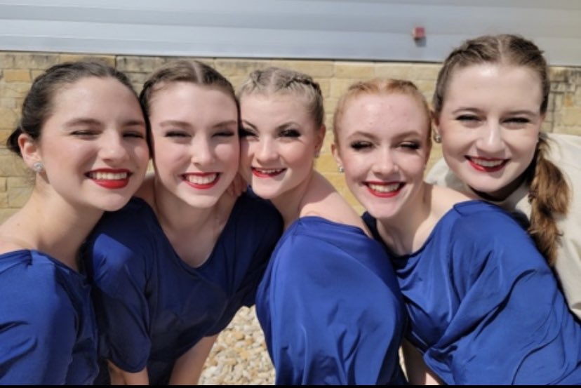 DSHS_Histeppers's tweet photo. Great job at CP Hill Country Showcase Officers!! 
🥈Overall Grand Champion 1st runner up
⭐️High Platinum &amp; Choreography award Contemporary 
🏅Platinum Jazz &amp; Modern
🥇Best in Class Modern &amp; Contemporary 
🥈2nd place Jazz @DSISD @dshsmedia https://t.co/YxFXN2f6sn