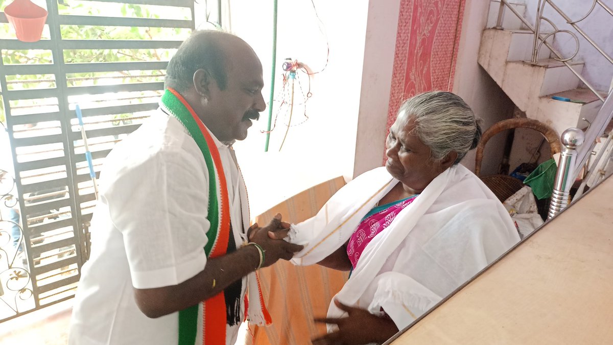 ATheerthy's tweet photo. சென்னை மாநகராட்சி 22 வது வட்ட மதசார்பற்ற முற்போக்கு கூட்டணியின் வேட்பாளராகிய நான் சின்னசேக்காடு பல்ஜிபாலயம் வேலு தெரு பகுதி  குடியிருப்பில் வீடு வீடாக  சென்று கை சின்னத்திற்கு வாக்கு சேகரித்தேன்.@msdiraviam @INCTamilNadu @arivalayam https://t.co/bU5kcUO10k