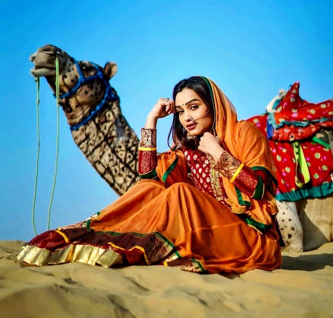 तुम्हारी ठोड़ी पर तिल🖤... गेहूँ का वह दाना है🌾
जिसे काटने वाले ..किसान ने वहीं छोड़ दिया❤️‍🩹
ताकि शायर भूखे न मरें❤️🪞
💜#अनपढ़_प्रेमी🖤
<a href="/SantoshMeena26/">𝙎𝙖𝙣𝙩𝙤𝙨𝙝 𝙈𝙚𝙚𝙣𝙖 Dausa</a> <a href="/bishnoiknu29/">𝐾𝑎𝑛𝑐𝒉𝑎𝑛 𝐵𝑖𝑠𝒉𝑛𝑜𝑖 🇮🇳</a> <a href="/Dishu_26G/">🌿🌸Disu🌸🌿</a> <a href="/Indauliyavinnu/">Vinu Chaudhary💎🌹🌹🌺</a> @Vr3035 <a href="/tina_nagar/">Tina Nagar</a> <a href="/BhagwatiSoni19/">Bhagwati Soni</a> <a href="/OreoMamta_1/">🌸 ममता शर्मा 🌸</a> <a href="/Urmilabishnoi29/">Urmila Bishnoi(भाईयो की लाडली)</a>