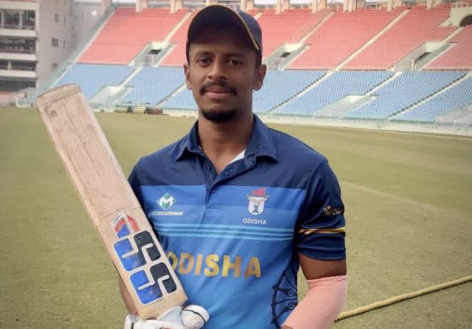 imchandanRay's tweet photo. Subhranshu, it is going to be Shubharambh for you!

Can't wait to see you in Yellow. Just go and take as many leaves out of 'iceman' Dhoni' illustrious book. All the best for IPL 2022.

#SubhranshuSenapati #TATAIPLAuction2022 #IPLAuction #ChennaiSuperKings #Captain #Odisha #CSK https://t.co/ngNnf07SIG
