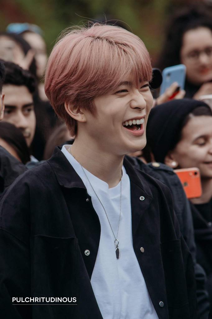 bubuzen1795's tweet photo. Selamat Ulang Tahun bang Jamal🎂🥳 Wish U always healthy n happy 🤗 jan lupa live besok bang, d tungguin sijeuni 💚🤏🏻😁
#우리_축하할게_있어_재현날 #JAEHYUN #HAPPYJAEHYUNDAY #ValentinesDay2022 #EveryValentineWithJaehyun #태일_스타라이트_6시_두두등장 #OurStarlightMoonTaeil https://t.co/sG8ridrtMu